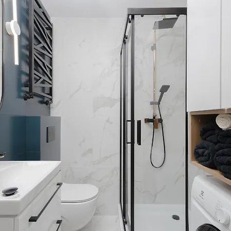Apartament Luksusowy W Poblizu Basen,galeria,silownia,lotnisko 8min *