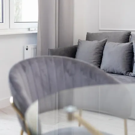 Apartament Luksusowy W Poblizu Basen,galeria,silownia,lotnisko 8min Radom