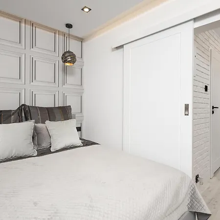 Luksusowy W Poblizu Basen,galeria,silownia,lotnisko 8min Apartament